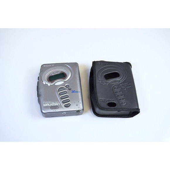 Sony Walkman WM-FX271 Digital Tuning AM/FM Radio & Cassette Player w/ Case READ - Picture 1 of 11